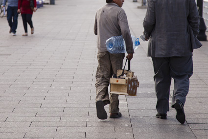 syrian children shoeshine425