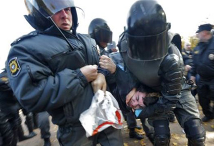 russia gay protest voa425