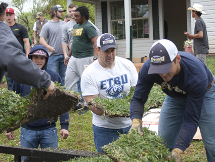 etbu cares football425