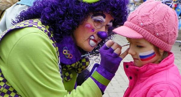 Hereford friends clown around for Jesus